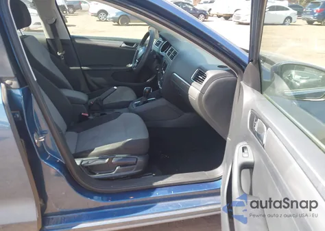 2017 Volkswagen Jetta 1.4T S z USA, uszkodzony, nr VIN 3VW2B7AJ9HM375944